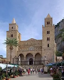 Vacanze Adelaide Чефалу