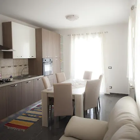 Vacanze Adelaide チェファル